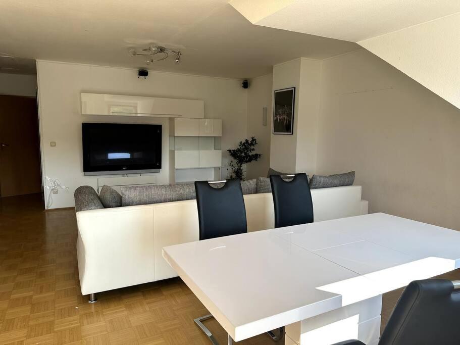 2-Zimmer-Wohnung Mit Balkon & Guter Anbindung In 阿沙芬堡 外观 照片